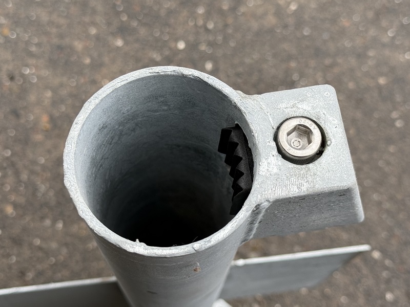 Nedstøbningsrør med 1 bolt