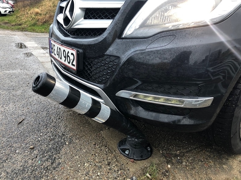 eftergivelig pullert