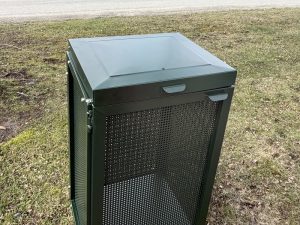 Affaldsstativ Frederiksberg grøn RAL 6009, fremstillet i metal