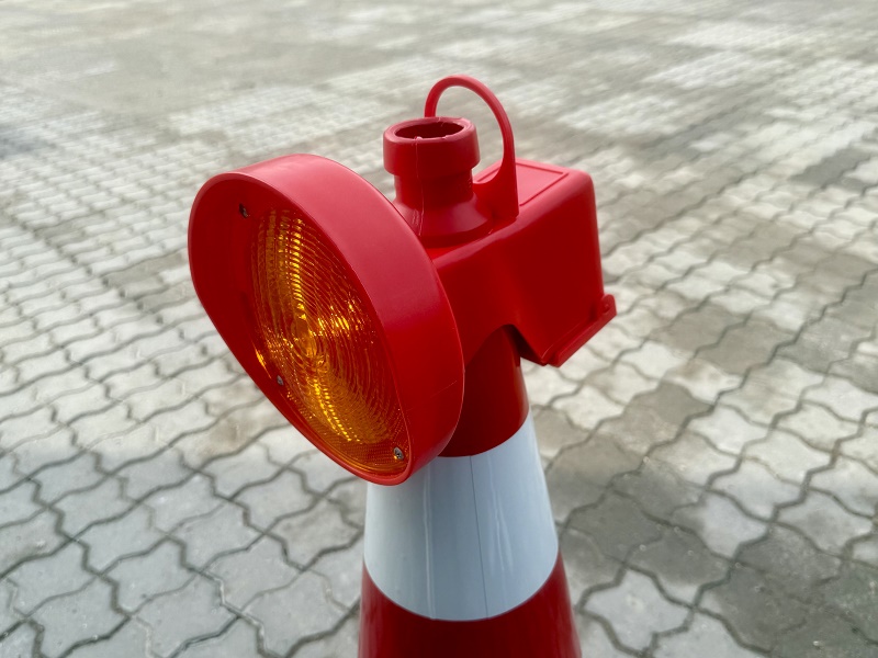 Kegle til afspærring monteret med blinklampe